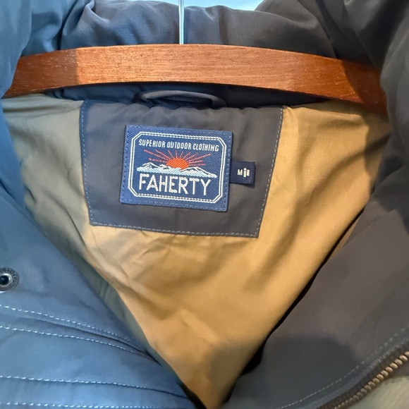Faherty Mens Polar Fjord Puffer Jacket - Size M - Picture 5 of 9
